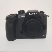 Mirrorless Panasonic GH5 body usato