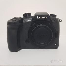 Mirrorless Panasonic GH5 body usato