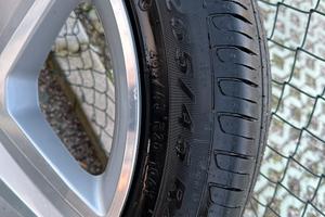 Gomme estive Pirelli 264/45R20 con cerchi in