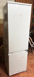 Frigorifero Hotpoint Ariaton 250L da incasso