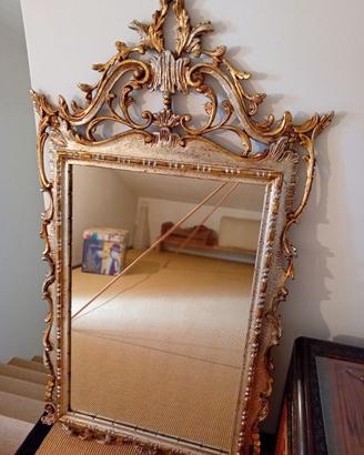 Specchio con cornice in legno  dorata