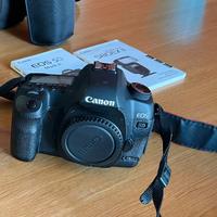Canon 5D MarkII con accessori (leggi elenco)