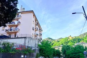 5 LOCALI A GENOVA