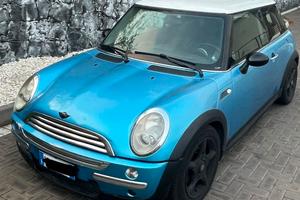 Mini One 2004