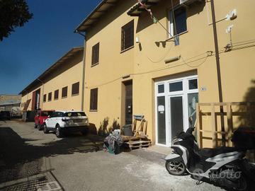 Immobile di 110 m² con 4 locali a Bologna