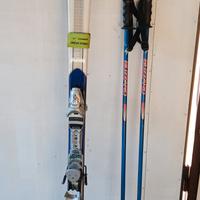 Scii Dynastar e bastoncini 