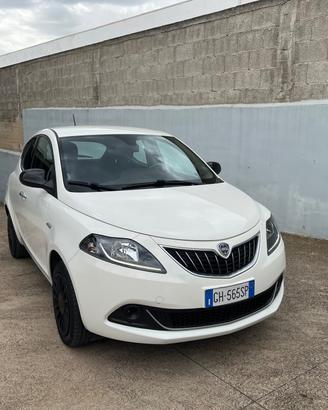 Lancia Ypsilon 1.0 Hybrid Gold | 2022