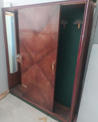 Mobile antico ingresso