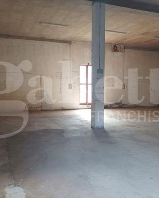 Via Fadda, locale artigianale 120 mq