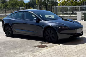 Tesla Model 3 RWD LFP Highland Premium 2025 Full