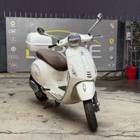 Piaggio Vespa 125 Primavera Piaggio vespa 125...