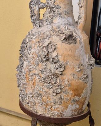 Grande anfora stile antico cn incrostazioni marine