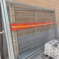Recinzioni alte da cantiere con basamenti