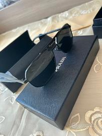 OCCHIALI DA SOLE CON LOGO PRADA