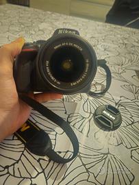 Nikon D5200 Reflex 24.1MP + Obiettivo 18-55mm VR I