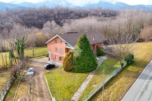 TRIFAMILIARE A GIAVENO