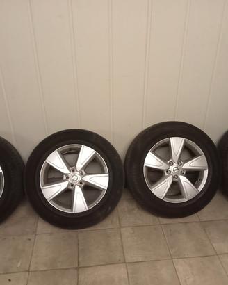 cerchi e gomme 235/60R17