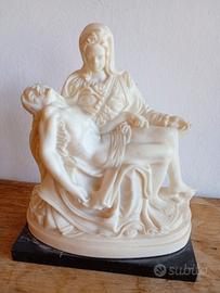 statua "Pietà" di Michelangelo 