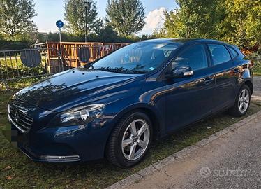 Volvo V40 II - Diesel - Caspian Blue – Anno 2015