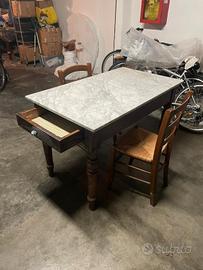 Tavolo da pranzo con sedie