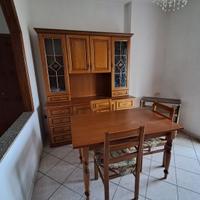 Mobile soggiorno con tavolo