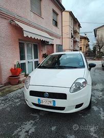 FIAT PUNTO CON IMPIANTO A METANO PREZZO TRATTABILE