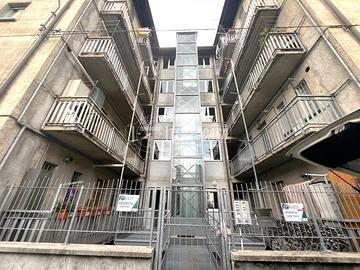 BILOCALE IN CORSO SAINT MARTIN DE CORLEANS