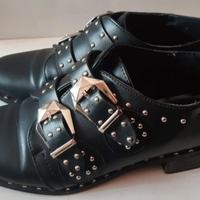 Scarpe nere fibie borchie fersini