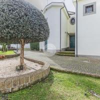 VILLA A SCHIERA A NEPI