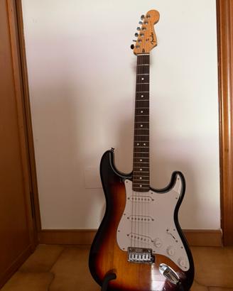 Fender Standard Stratocaster SSS Sunburst