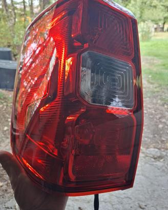 FARI POSTERIORI FORD RANGER 2025