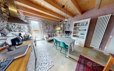 Appartamento a Lezzeno Località Ponisio 6 locali