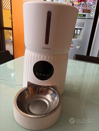 distributore croccantini per gatto