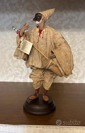 Pulcinella in terracotta con Putipù , cm 34 circa