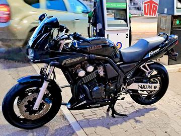  Fazer 600 Yamaha , 1° serie.