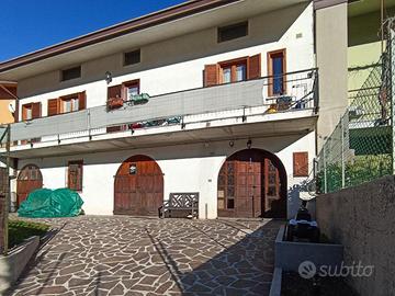 CASA DI TESTA CON GIARDINO E CORTE ESCLUSIVI VI...