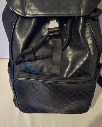 Zaino EMPORIO ARMANI in pelle monogramma allover