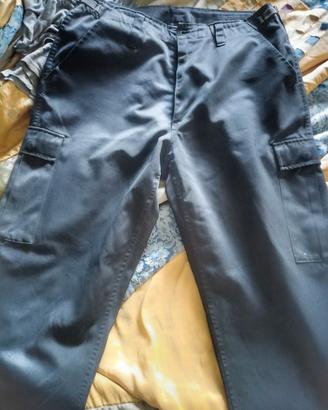 Pantaloni estivi con tasconi