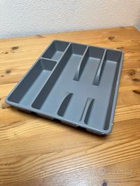 Organizer Ikea per stoviglie