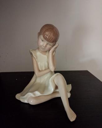Bambina in porcellana Royal class