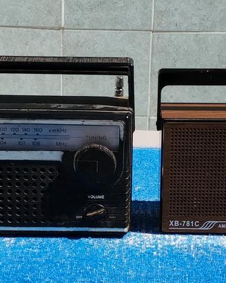 Set di due radio vintage 