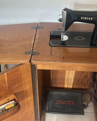 Macchina da cucire Singer 15M anni 50 con mobile