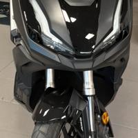 Moto adv 350