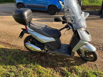 scooter piaggio cilindrata 250