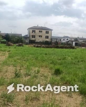 Terreno di 2582 m² a Valle Lomellina