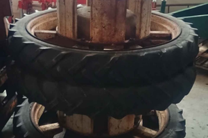Gomme strette gemellate per fiat 66