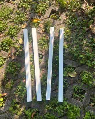 4 gambe / supporti bianchi per tavolo