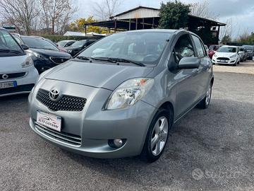 Toyota Yaris 1.3 5 porte m mt navi automatico