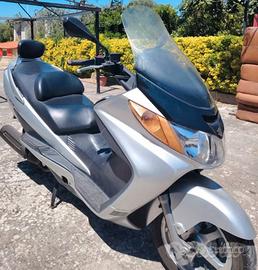scooter Suzuki Burgman 250  anno 2000 