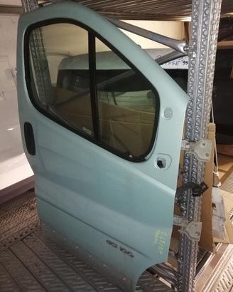 Porta anteriore dx RENAULT TRAFIC del 2002